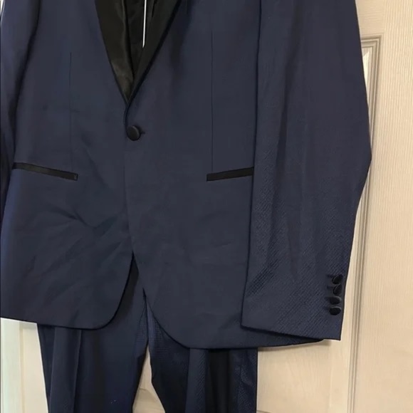 Sophisticated Blue and Black Suit - Picture 3 of 12